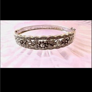 Kay Jewelers Vintage 2000s Silver Diamond Floral Bangle Bracelet